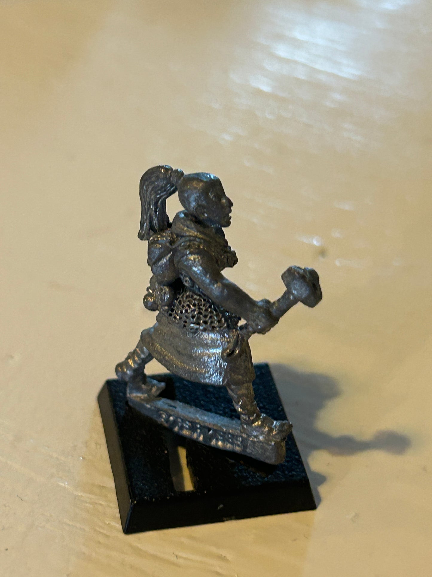 CITADEL GAMES WORKSHOP ADD13 Female Cleric low level, warhammer fantasy