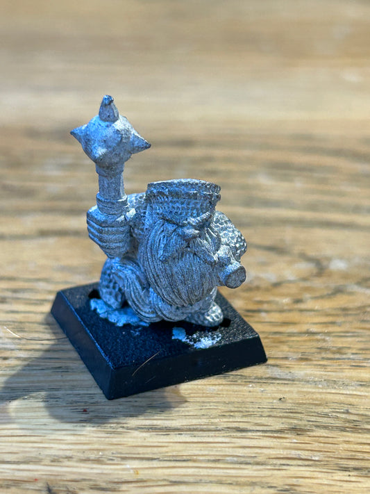 Citadel Warhammer fantasy 90s Marauder Dwarf Longbeard (undercoated white)