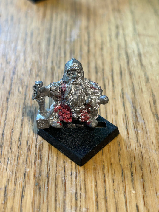 Warhammer Fantasy Norse Dwarf with hammer