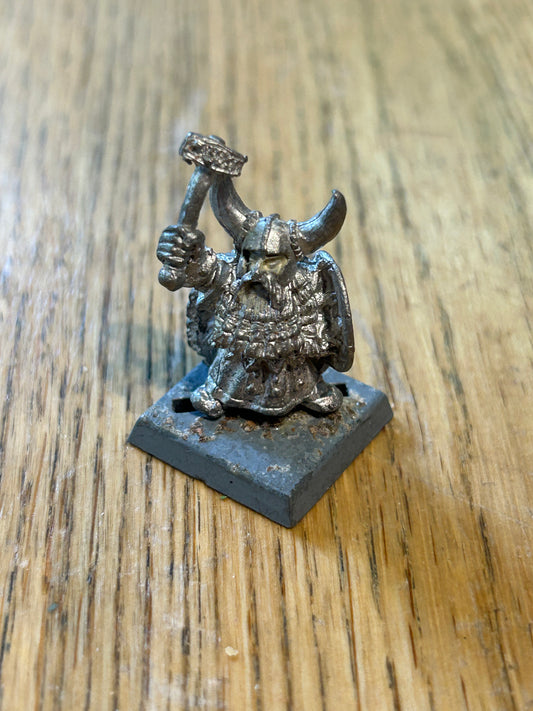 DWARF C06 WAR CHIEFTAIN MAGNIFICENT SVEN HASLEFRIESIAN DWARFS WARHAMMER fantasy (from magnificent Sven scenario)