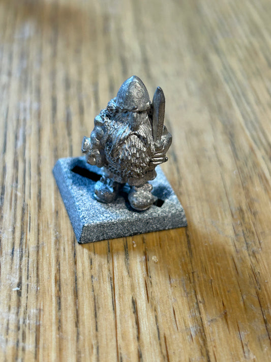Citadel Ranges Warhammer D4 Dwarf Adventurer 'Funri' Dwarfs Metal