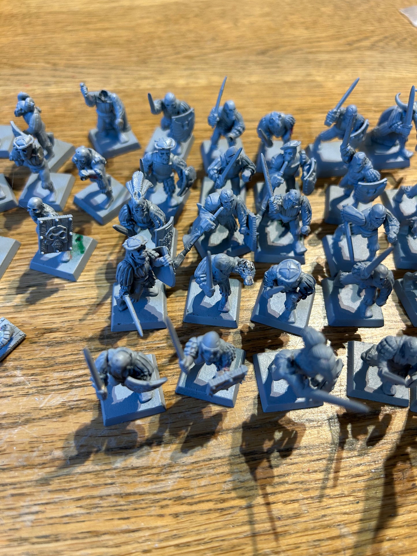 Warhammer fantasy empire zombies/skeletons regiment vampire counts (I think there’s 37, with some needing bits glued back on)