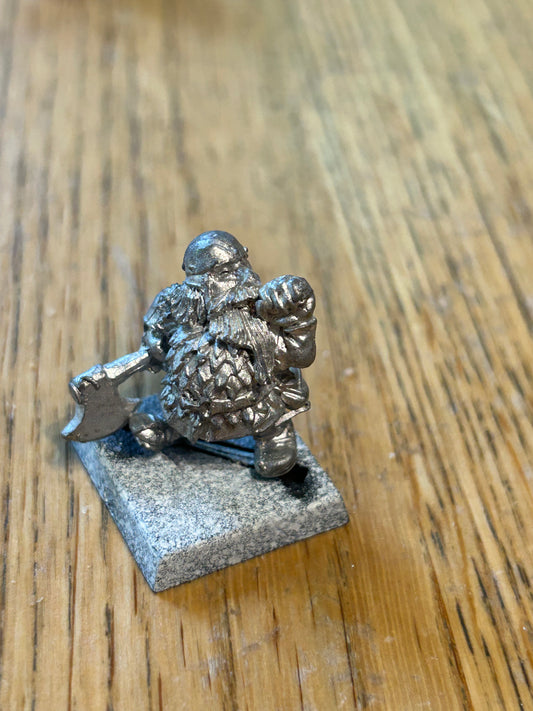 Games Workshop Warhammer C06 Imperial Dwarf Dwinbar Gloin Dwarves Citadel 1985 warhammer fantasy (no horn)