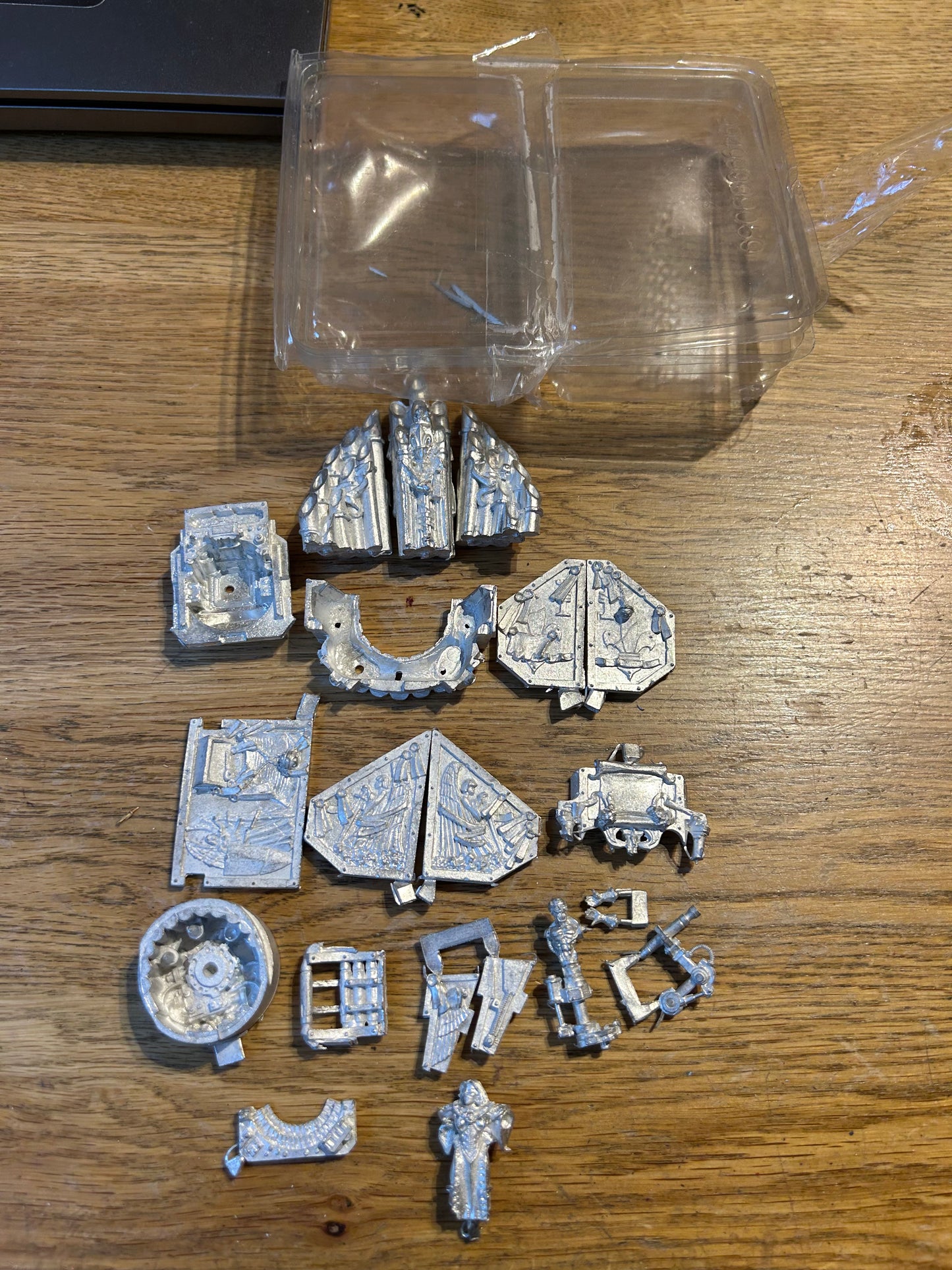Warrhammer 40,000 40k Witchhunters Exorcist metal kit Sisters of Battle
