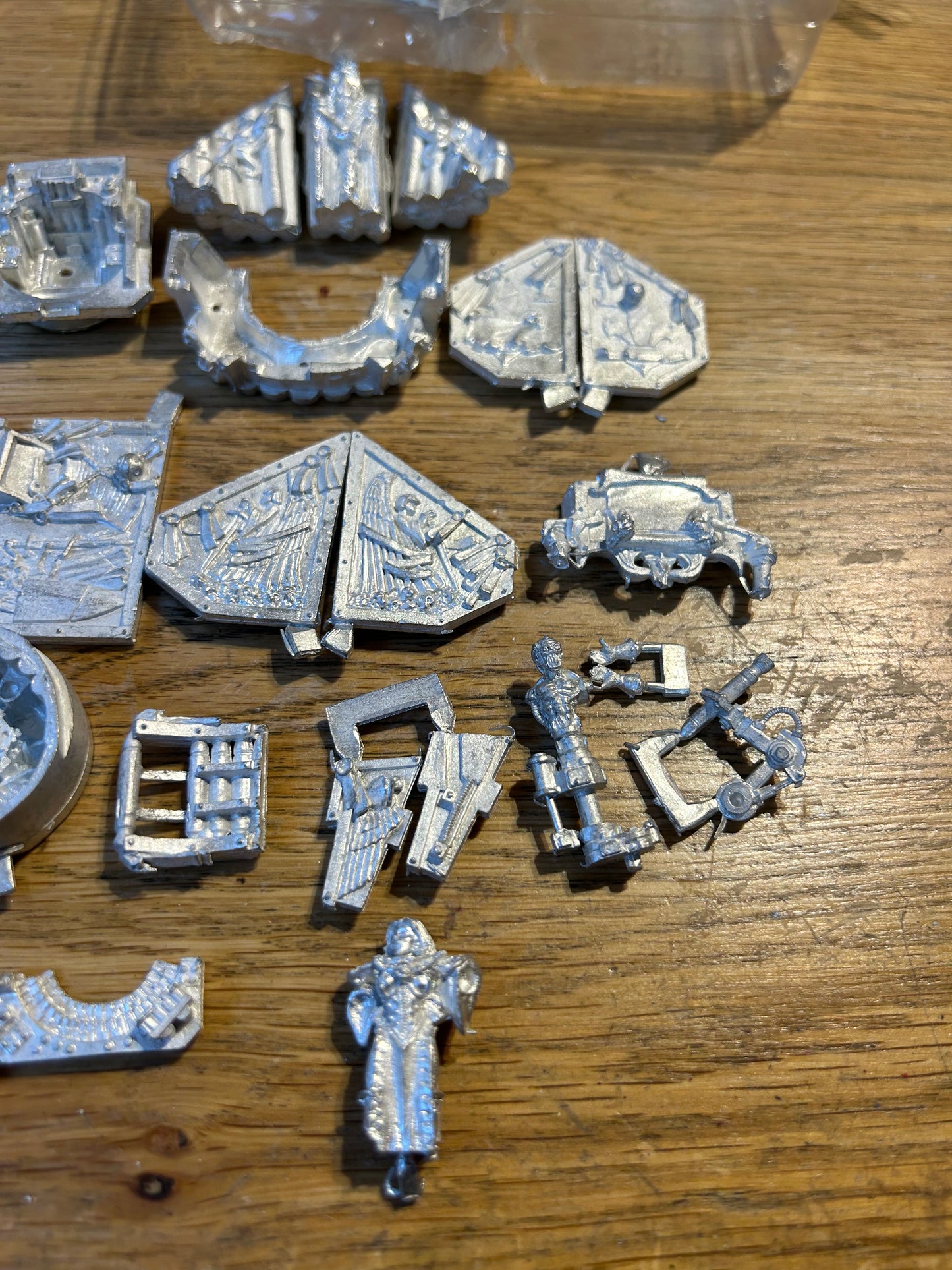 Warrhammer 40,000 40k Witchhunters Exorcist metal kit Sisters of Battle
