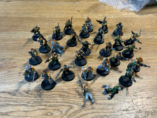 Warhammer 40k plastic catachan jungle fighters x29 (some have broken knives and a couple are missing body parts)