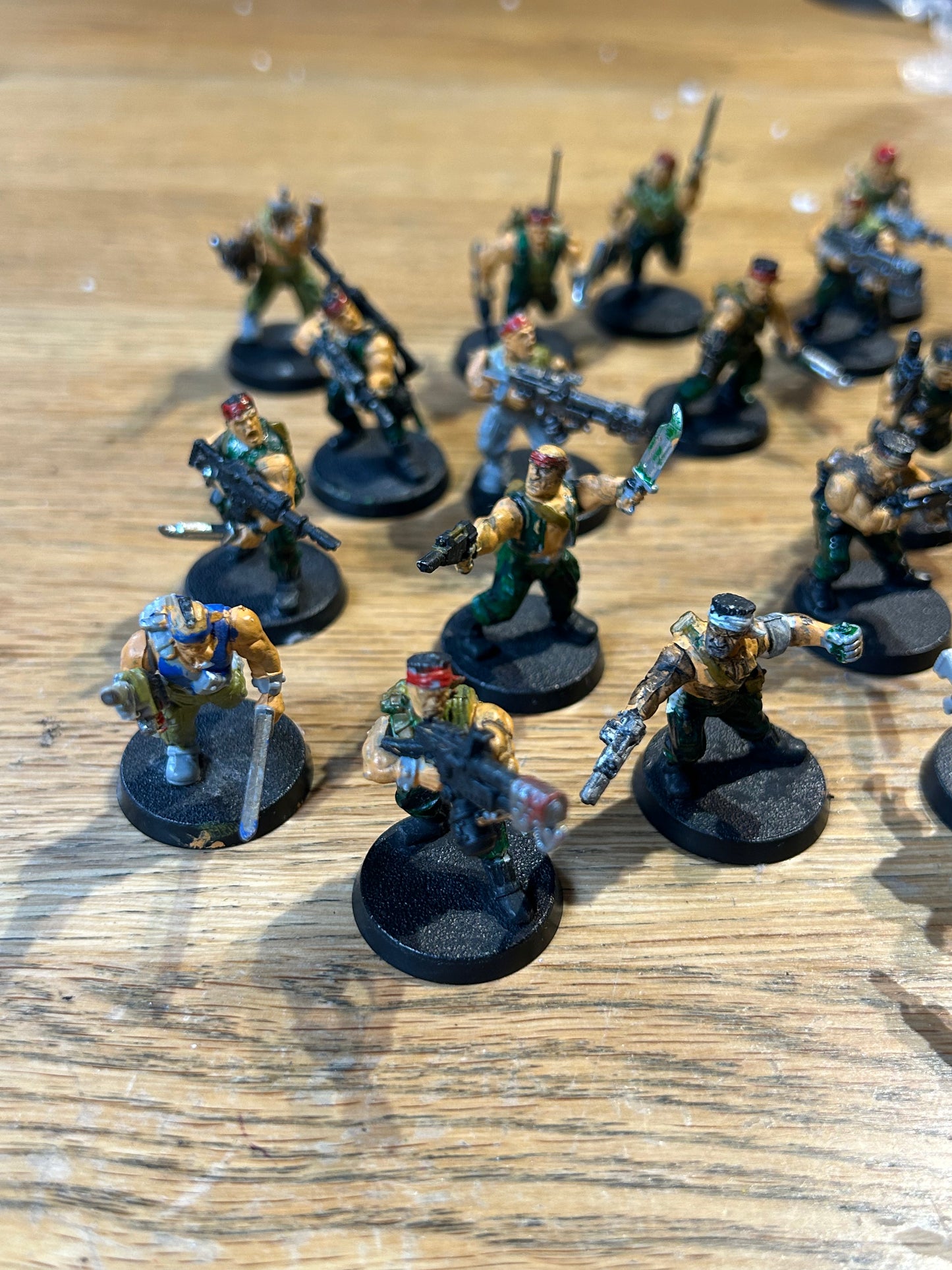 Warhammer 40k plastic catachan jungle fighters x29 (some have broken knives and a couple are missing body parts)