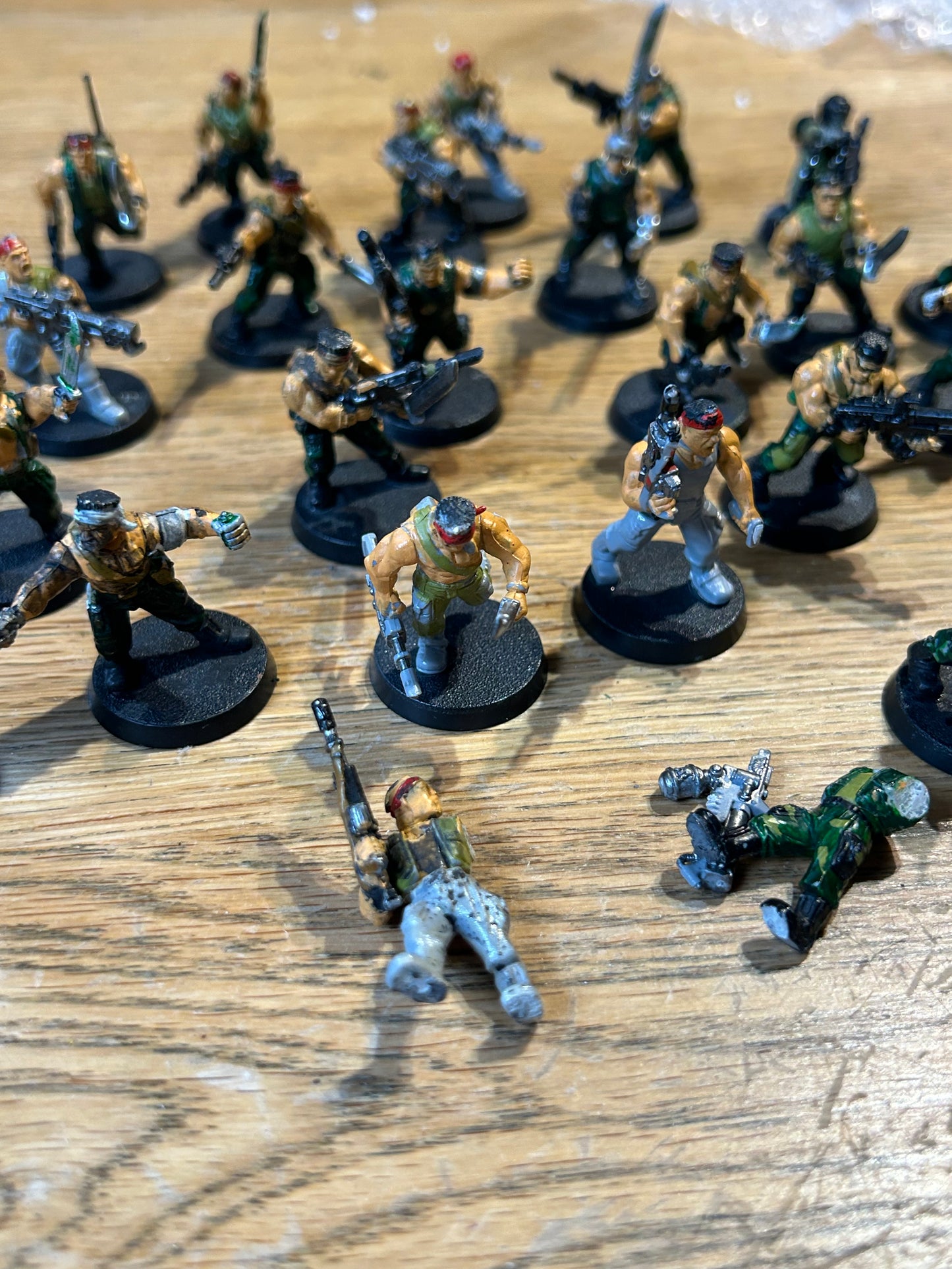 Warhammer 40k plastic catachan jungle fighters x29 (some have broken knives and a couple are missing body parts)