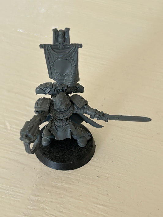 Warhammer 40k space marine captain plastic