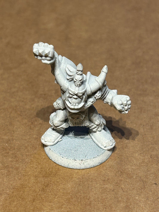 Bloodbowl third edition plastic black orc blocker (2 available)