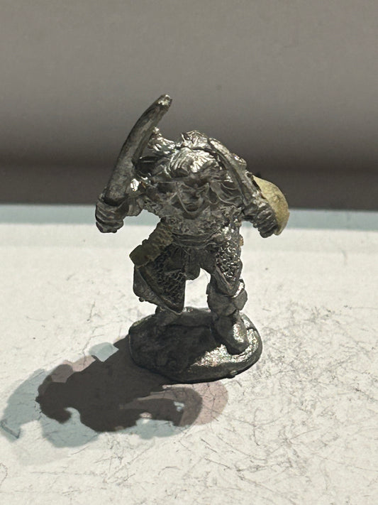 Citadel Games Workshop C09 Dark Elves Witch Elf Female Fanatic w/ sword and dagger