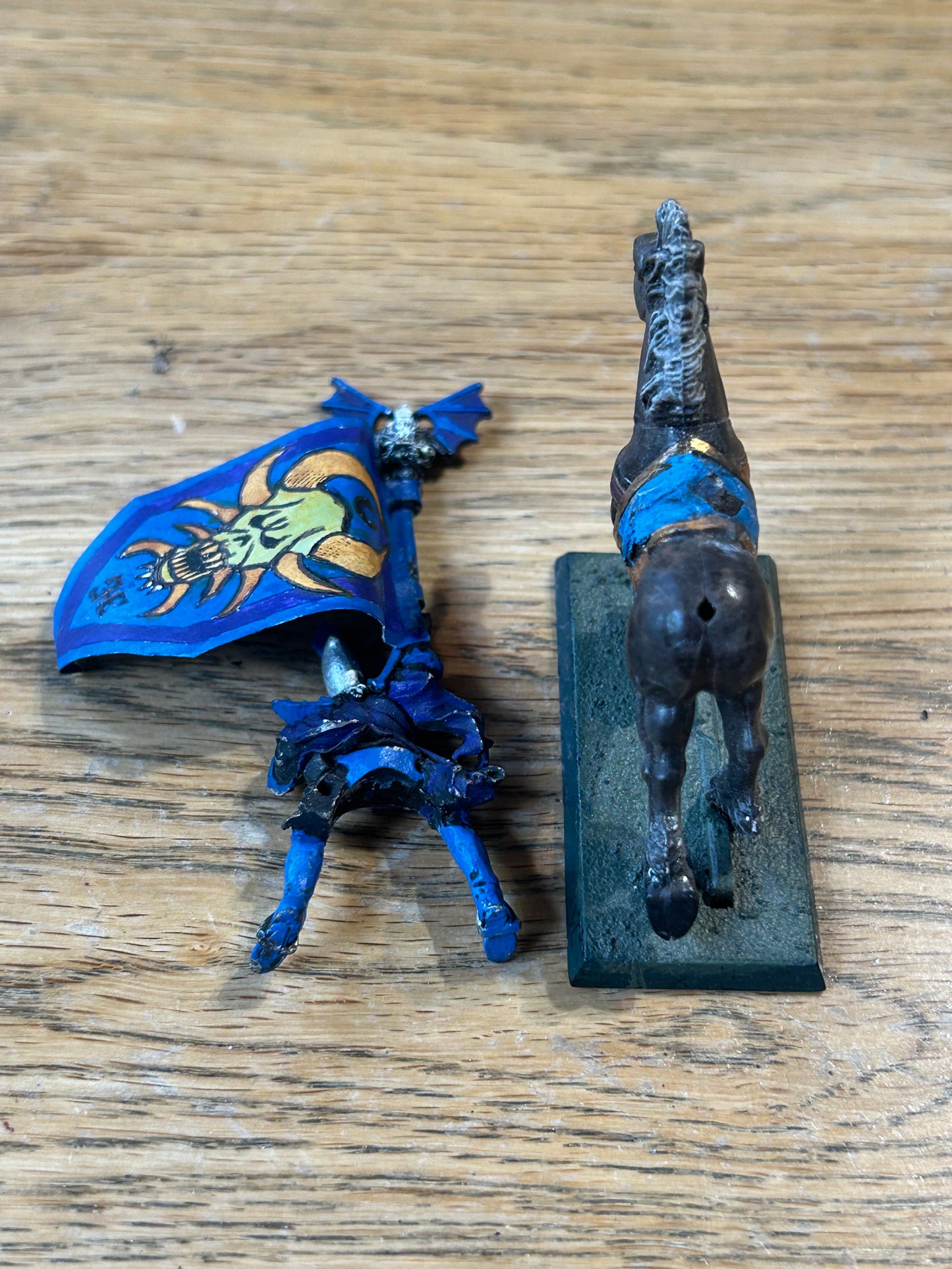 Warhammer Fantasy Dark Elf mounted Standard Bearer metal