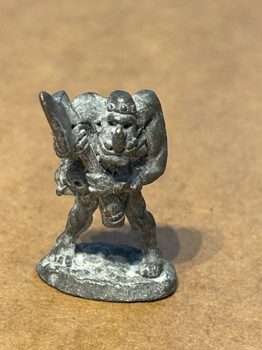 Citadel C35 Chaos knight Yam the half ogre notched axe Warrior Realms of Warhammer Games Workshop T
 warriors of chaos