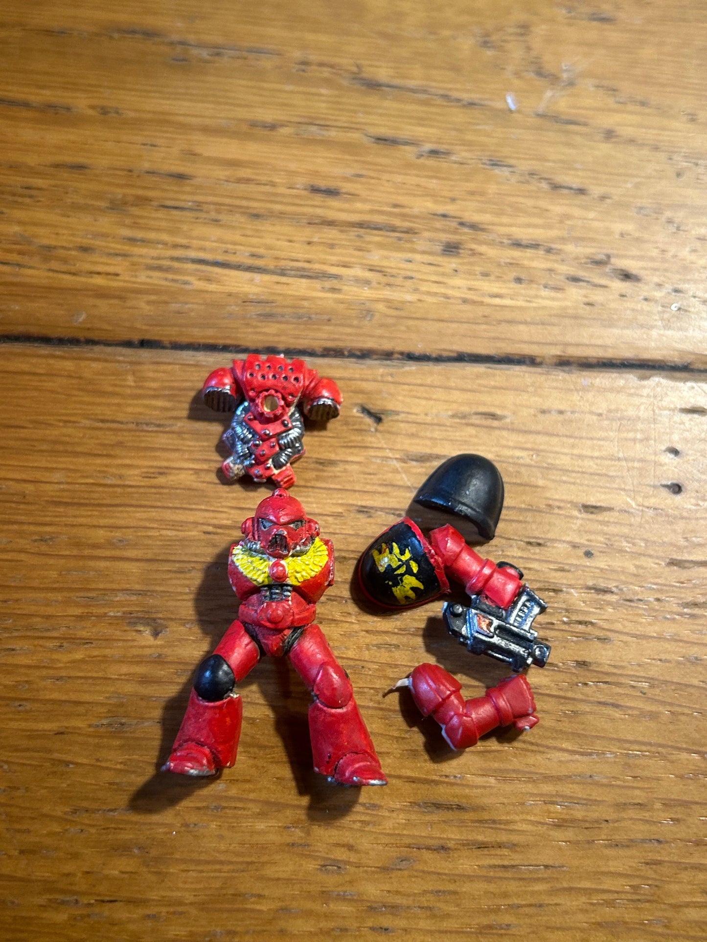 Warhammer 40k second edition metal tactical marine with plastic arms and backpack (missing his tab)