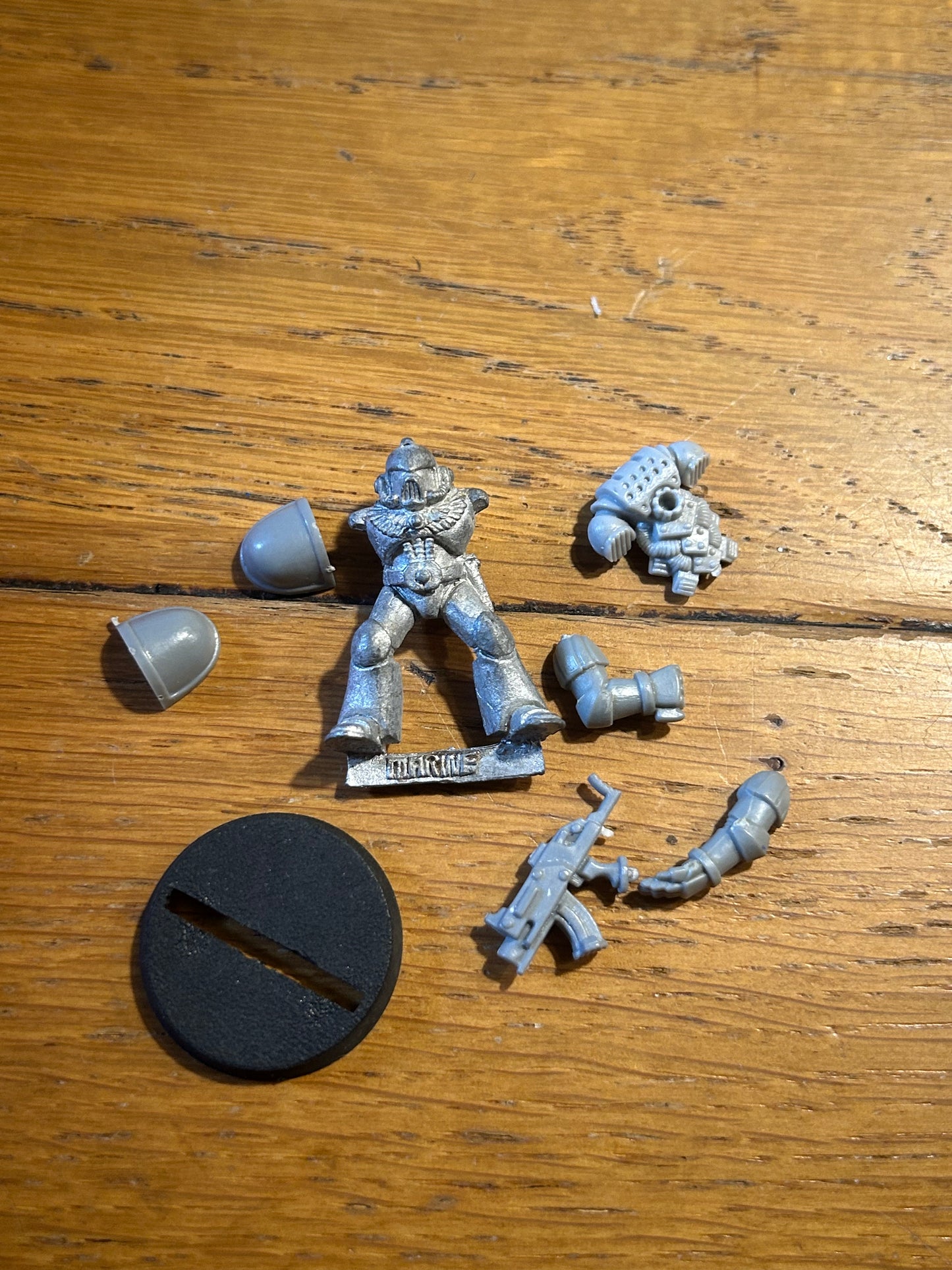 Classic Space Marine  - tactical marine Warhammer 40K Metal