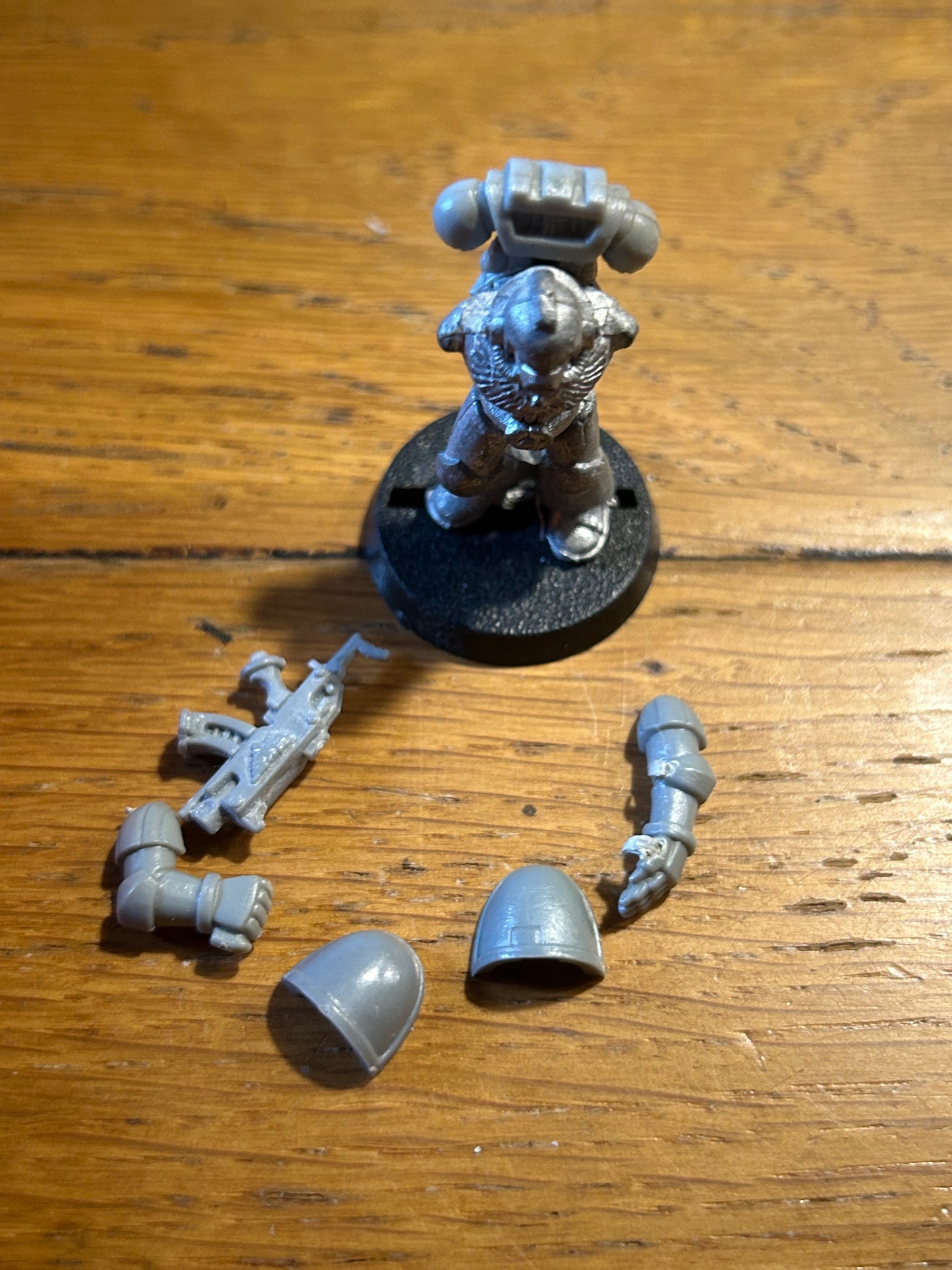 Classic Space Marine  - tactical marine Warhammer 40K Metal