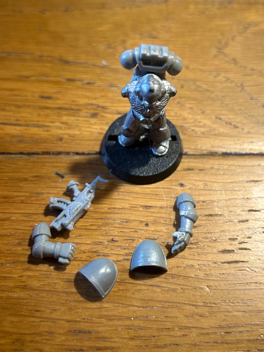 Classic Space Marine  - tactical marine Warhammer 40K Metal