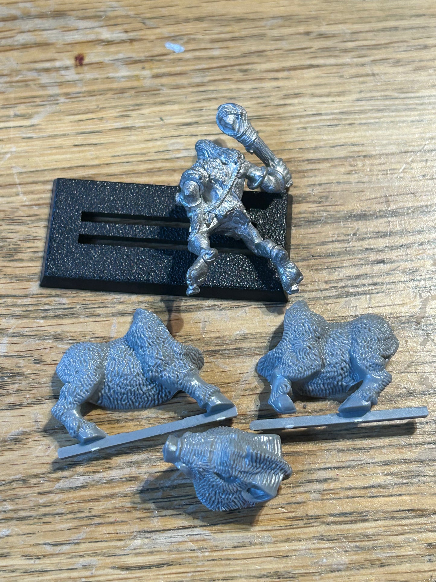 Warhammer Fantasy Battles Old World Savage Orc Boar Boy with club Games Workshop