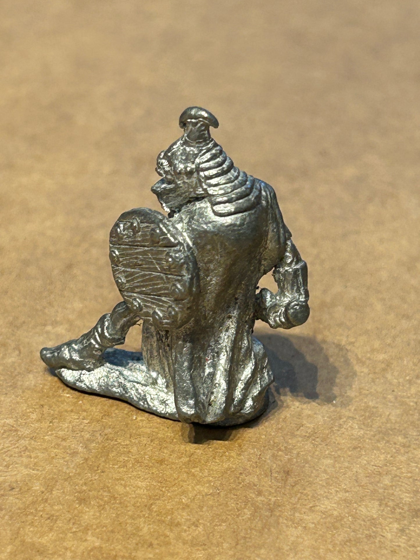 Citadel - Pre Slotta - Warhammer - C15 armoured Orc Orc w. Sword & Shield (1C-27)