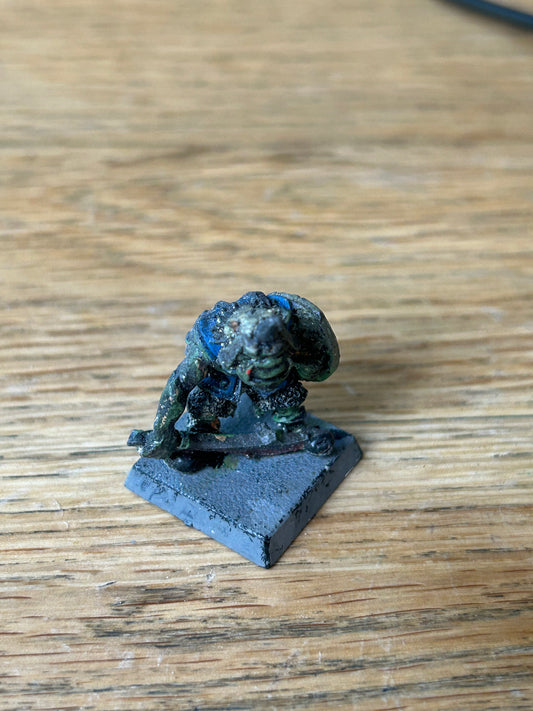 Warhammer Fantasy ME41 Goblin warg rider on foot Lord of the rings