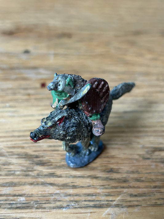 Warhammer Fantasy ME41 Goblin warg rider mounted on warg Lord of the rings
