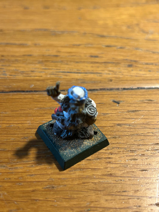 Games Workshop Marauder MM10 Metal Dwarf Wizard DW10 with pistol and moneybags