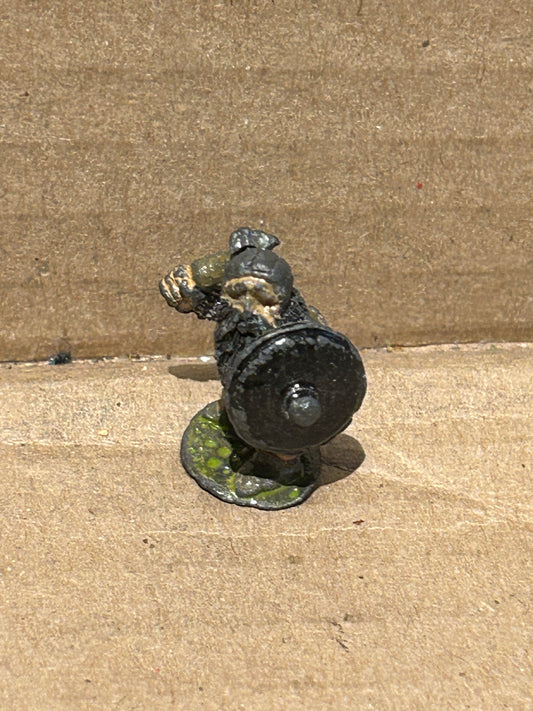 Warhammer fantasy preslotta dwarf with axe and shield