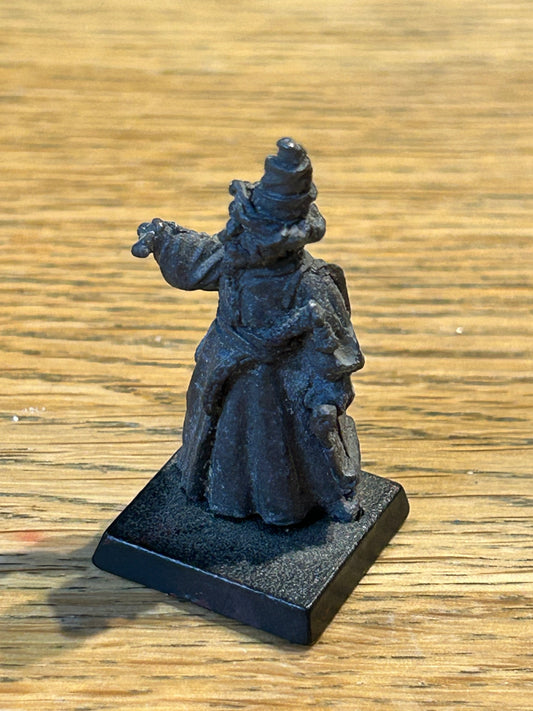 Warhammer Citadel C02 scrollmage (missing his hand)