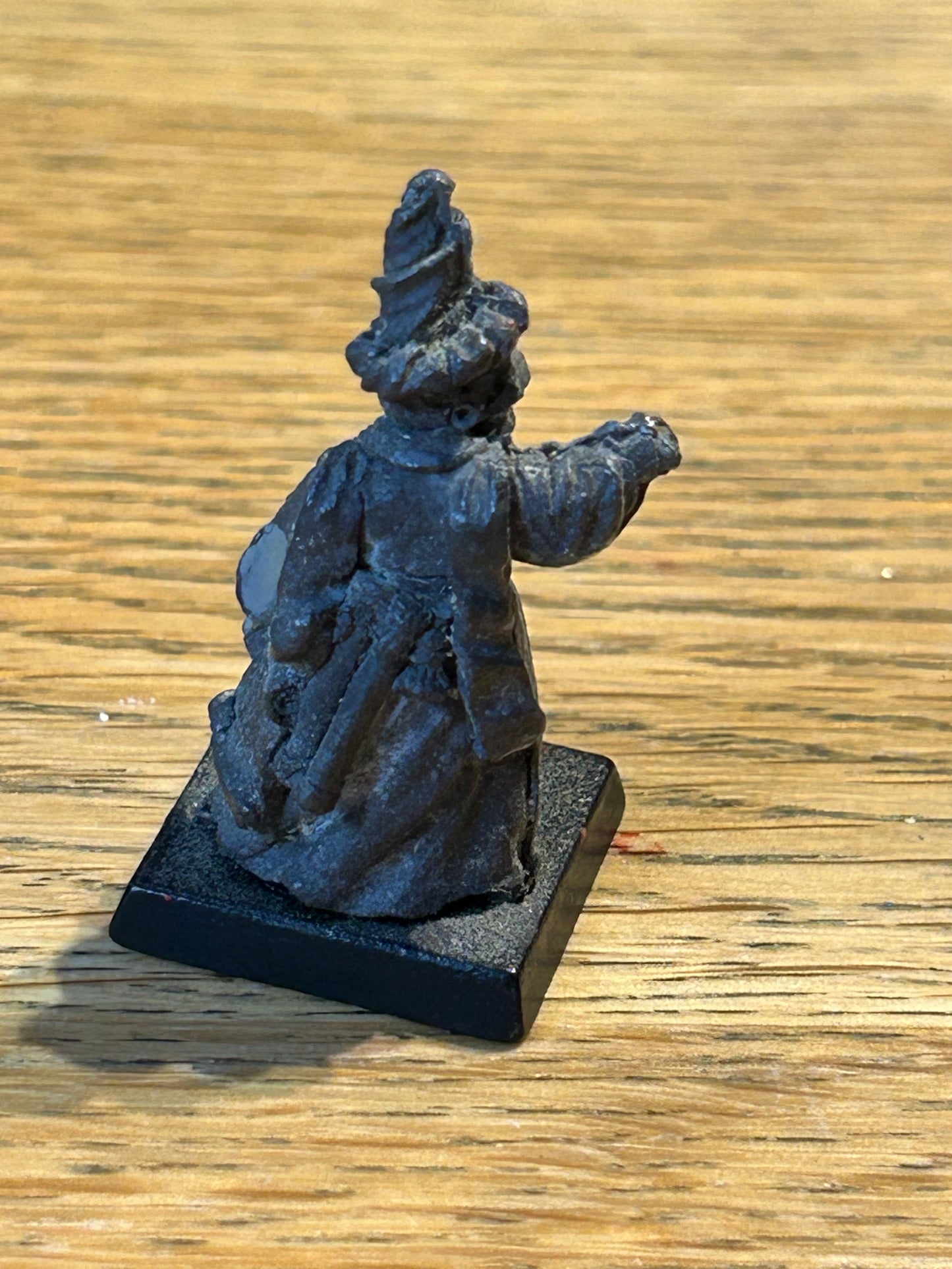 Warhammer Citadel C02 scrollmage (missing his hand)