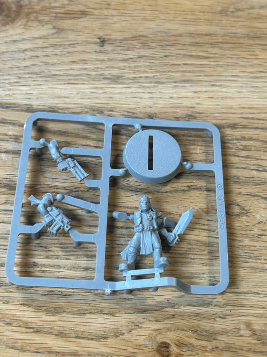 Warhammer 40k Necromunda 1st Edition 1995 Plastic Orlock figure on Sprue OOP