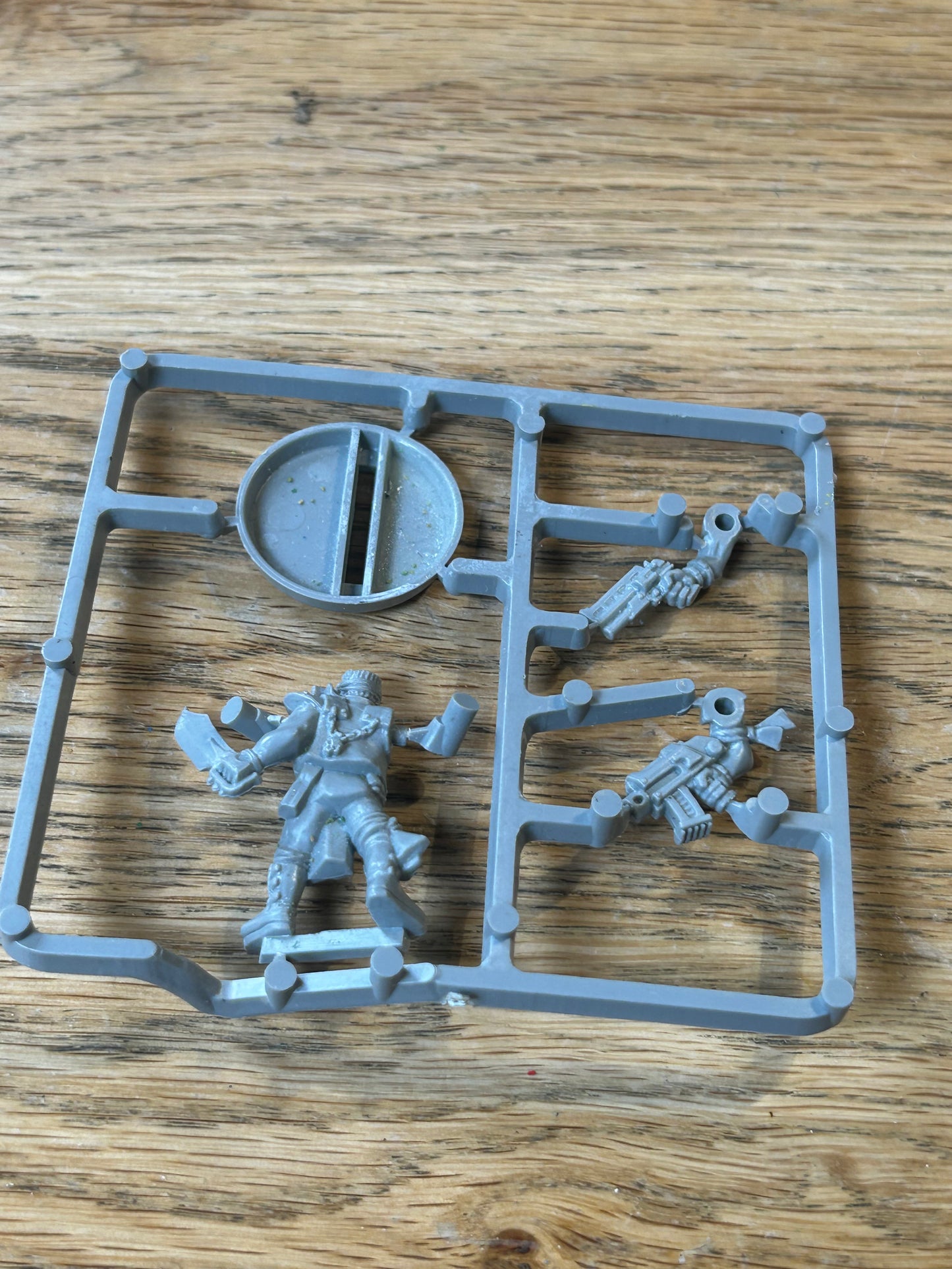 Warhammer 40k Necromunda 1st Edition 1995 Plastic Orlock figure on Sprue OOP