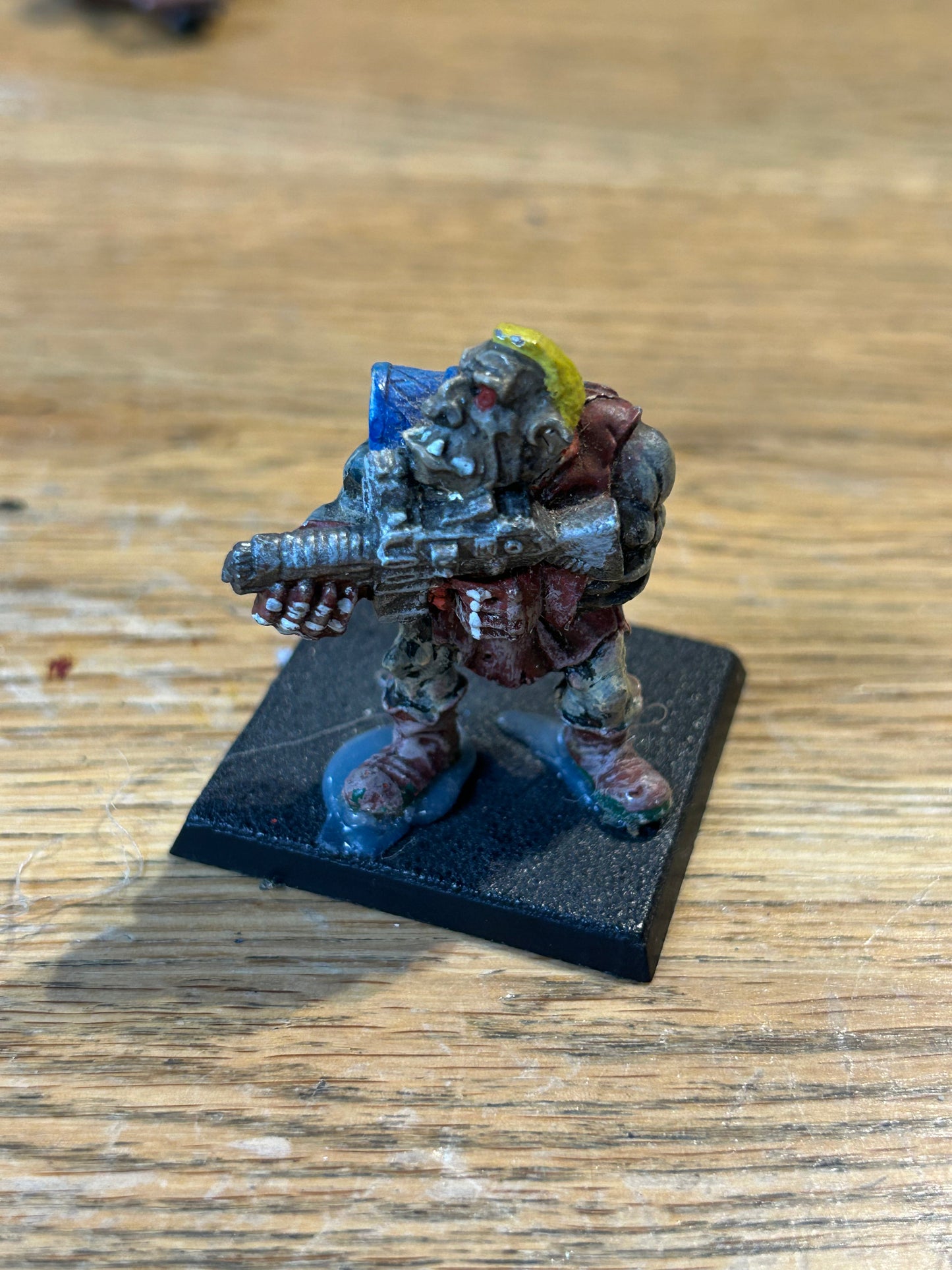 Warhammer 40k Rogue Trader 1980s Metal Imperial Guard C23 Ogryn (missing the end barrel part of the ripper gun)