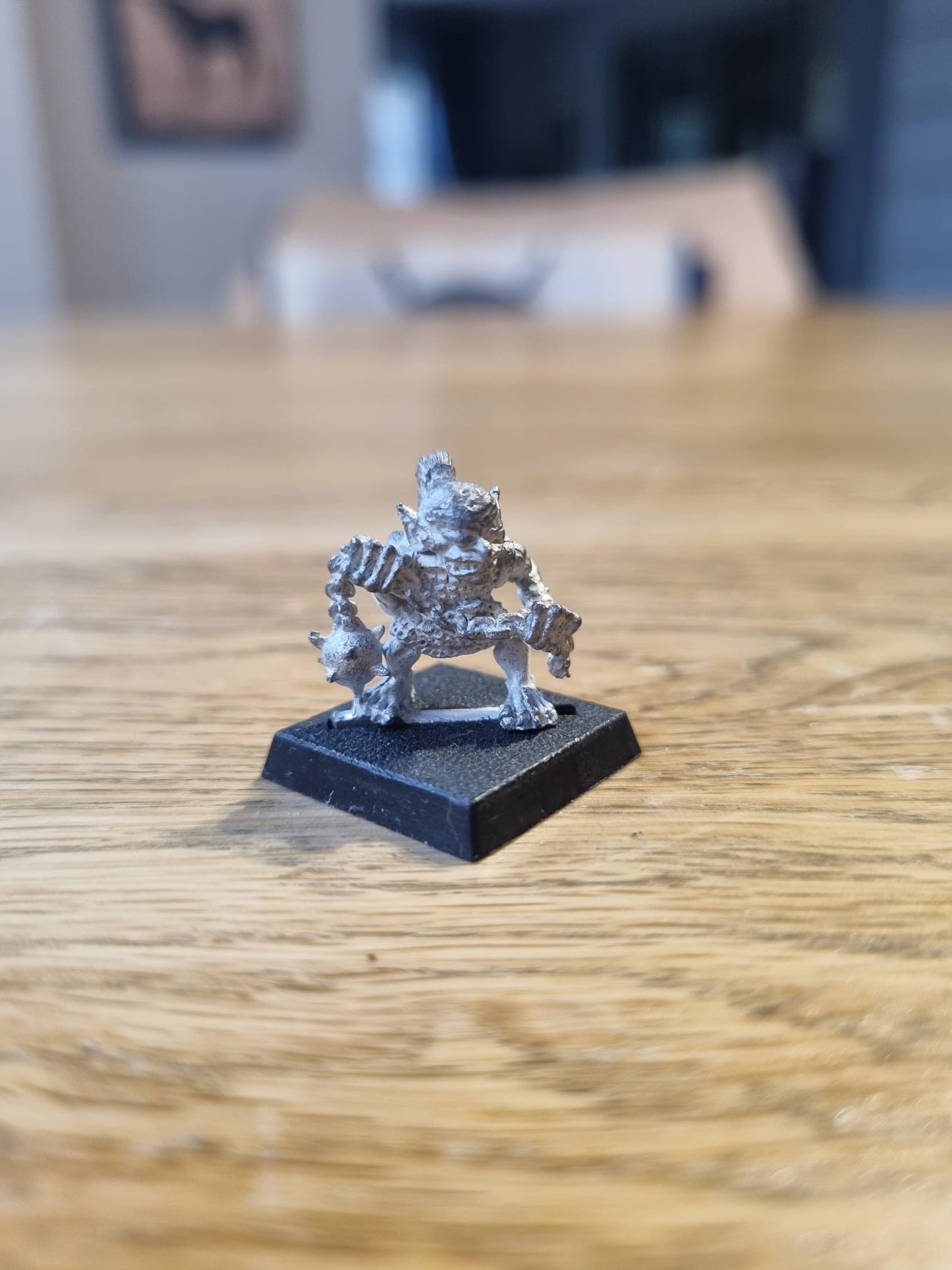 Citadel Miniatures Warhammer fantasy C12 Goblins 0701/11
Neck Cracker (3 available)