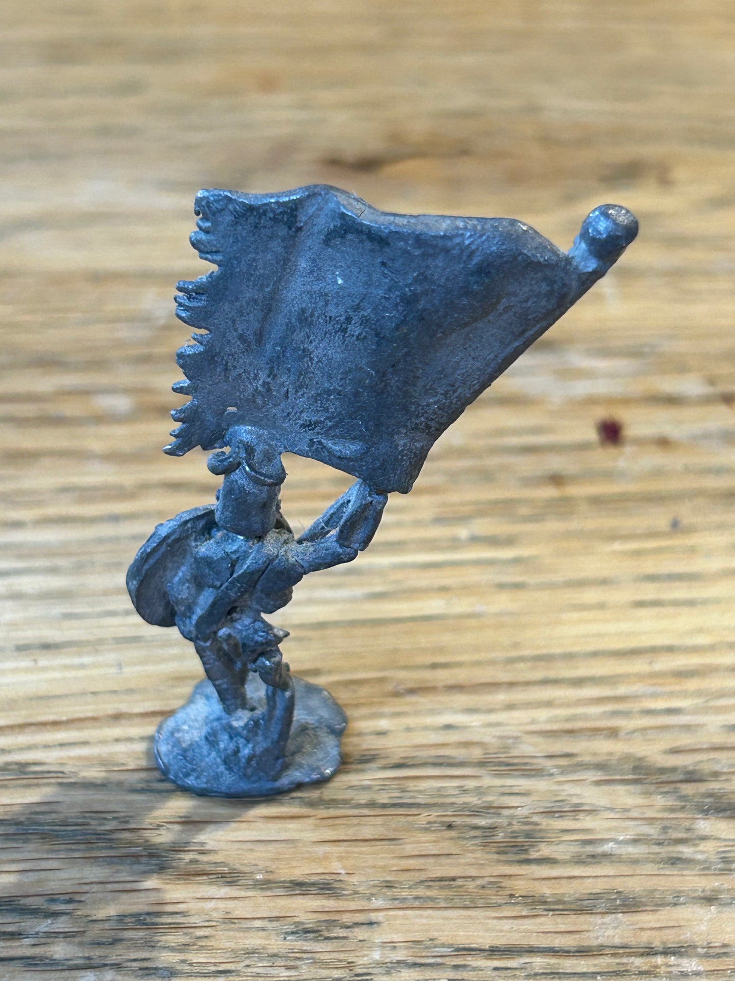 Grenadier 5004 Tomb of Spells WW08 2 SKELETON FLAG BEARER W/SKELETON STANDARD