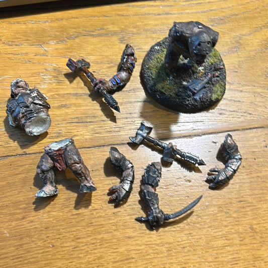 2 Lord of the Rings Mordor Trolls with battle armour metal