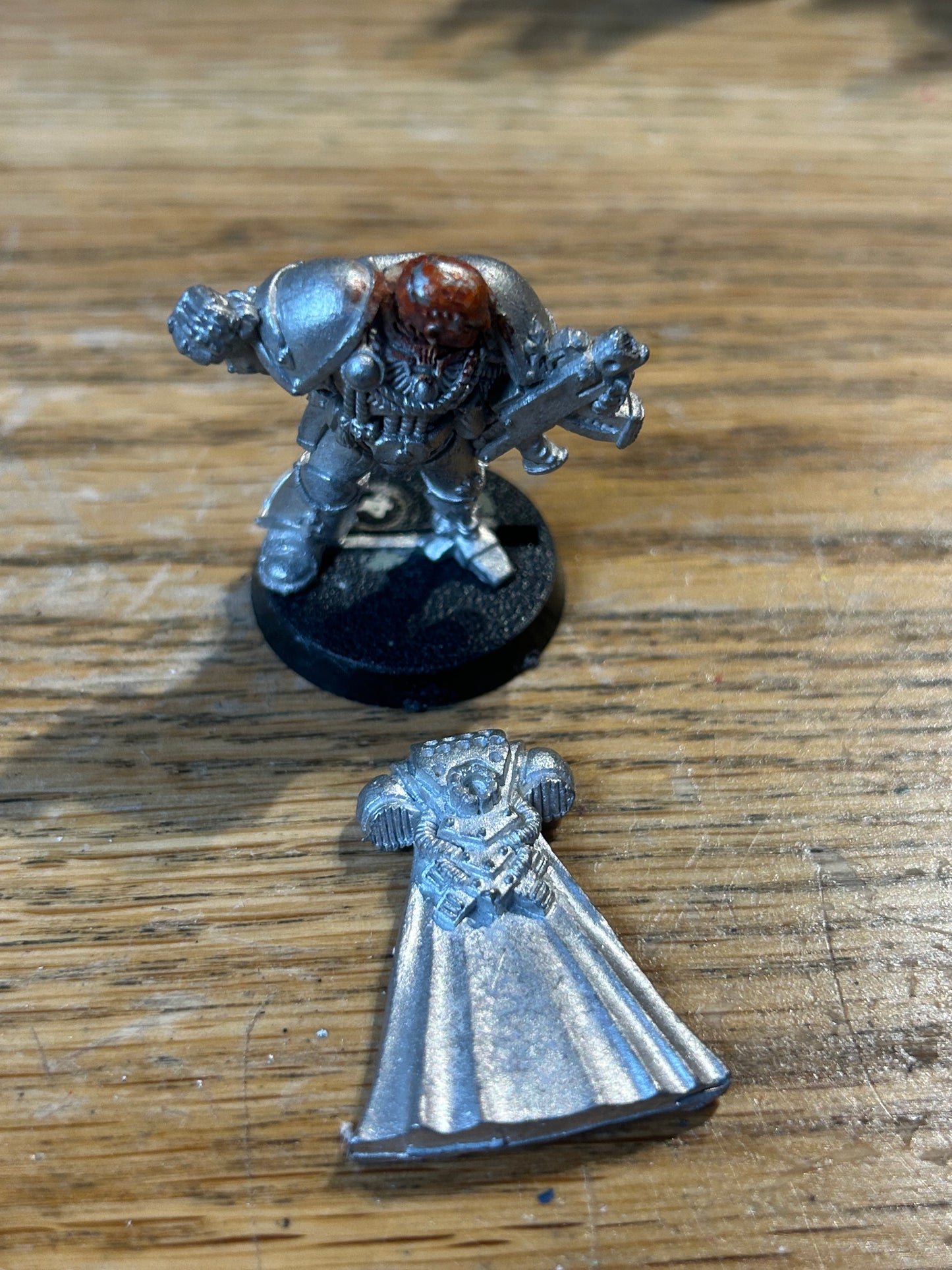 Warhammer 40k Space Marines Veteran Captain with Bionic Leg Games Workshop