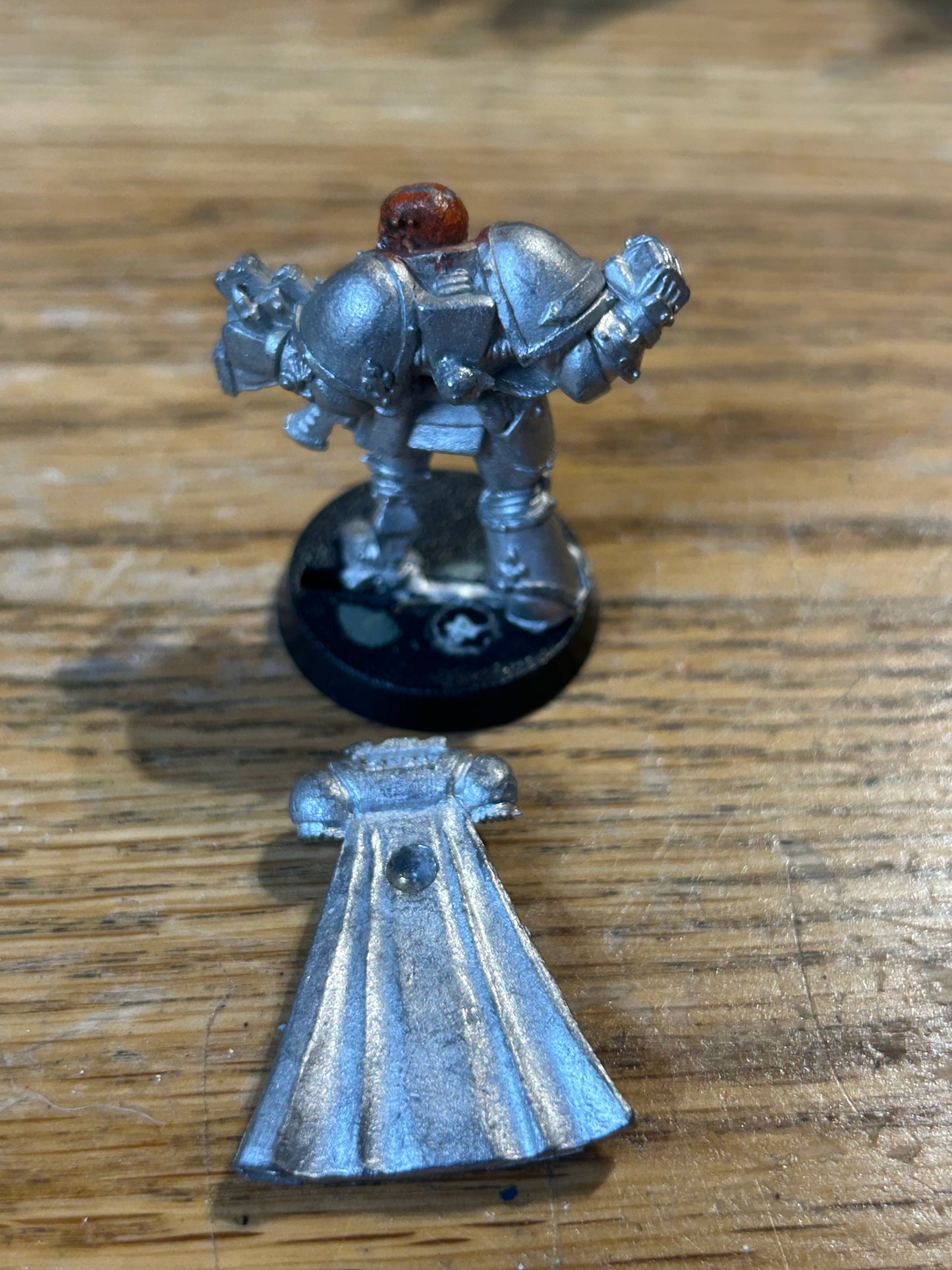 Warhammer 40k Space Marines Veteran Captain with Bionic Leg Games Workshop