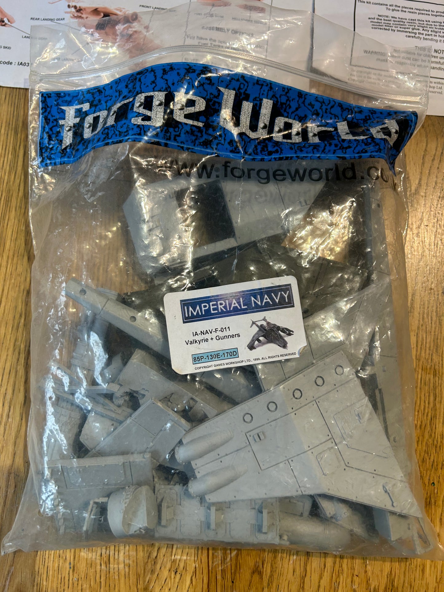 Forgeworld Valkyrie airborne assault carrier and gunners