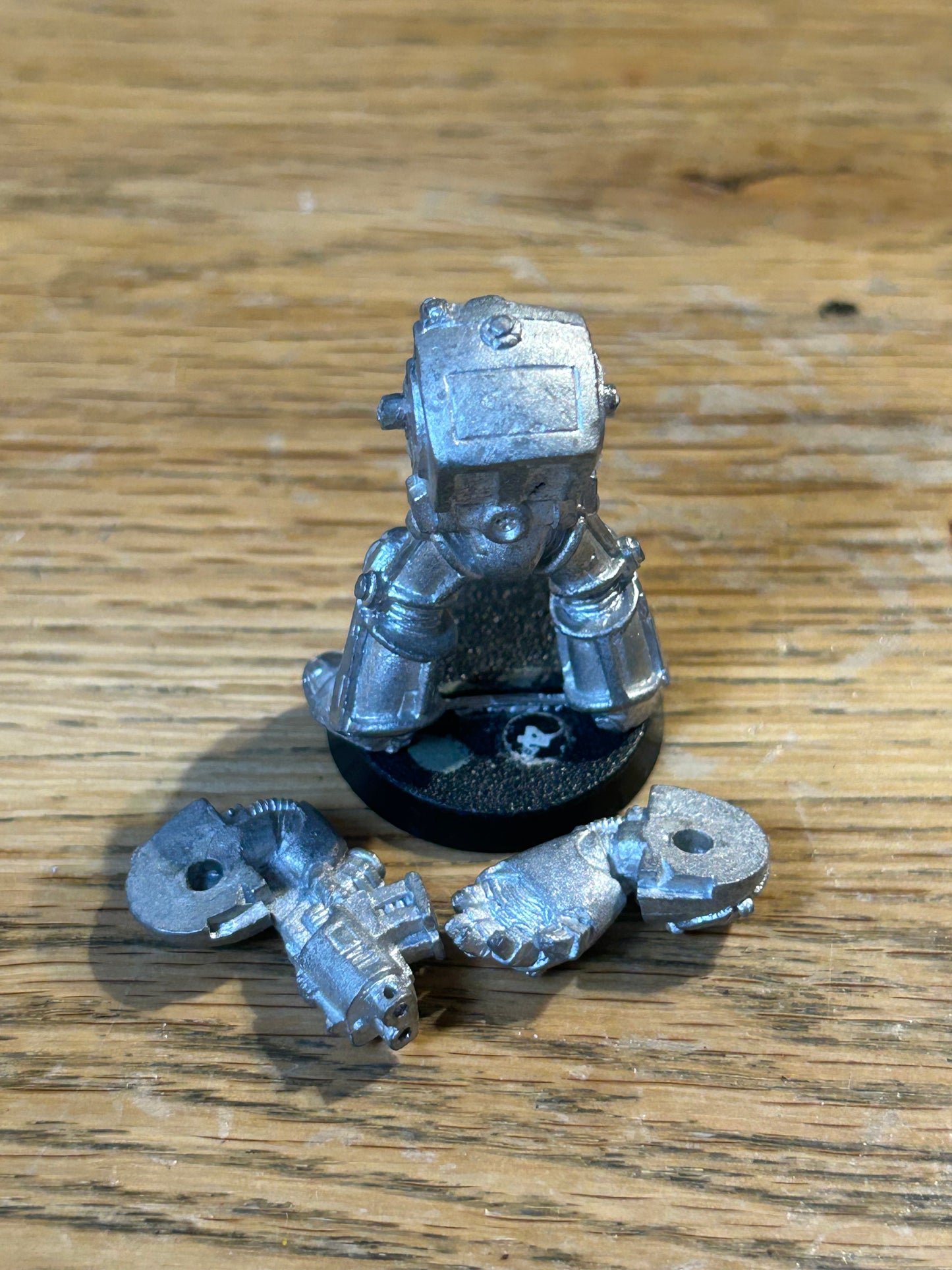 Games Workshop Warhammer 40K Metal Terminator stormbolter and power fist