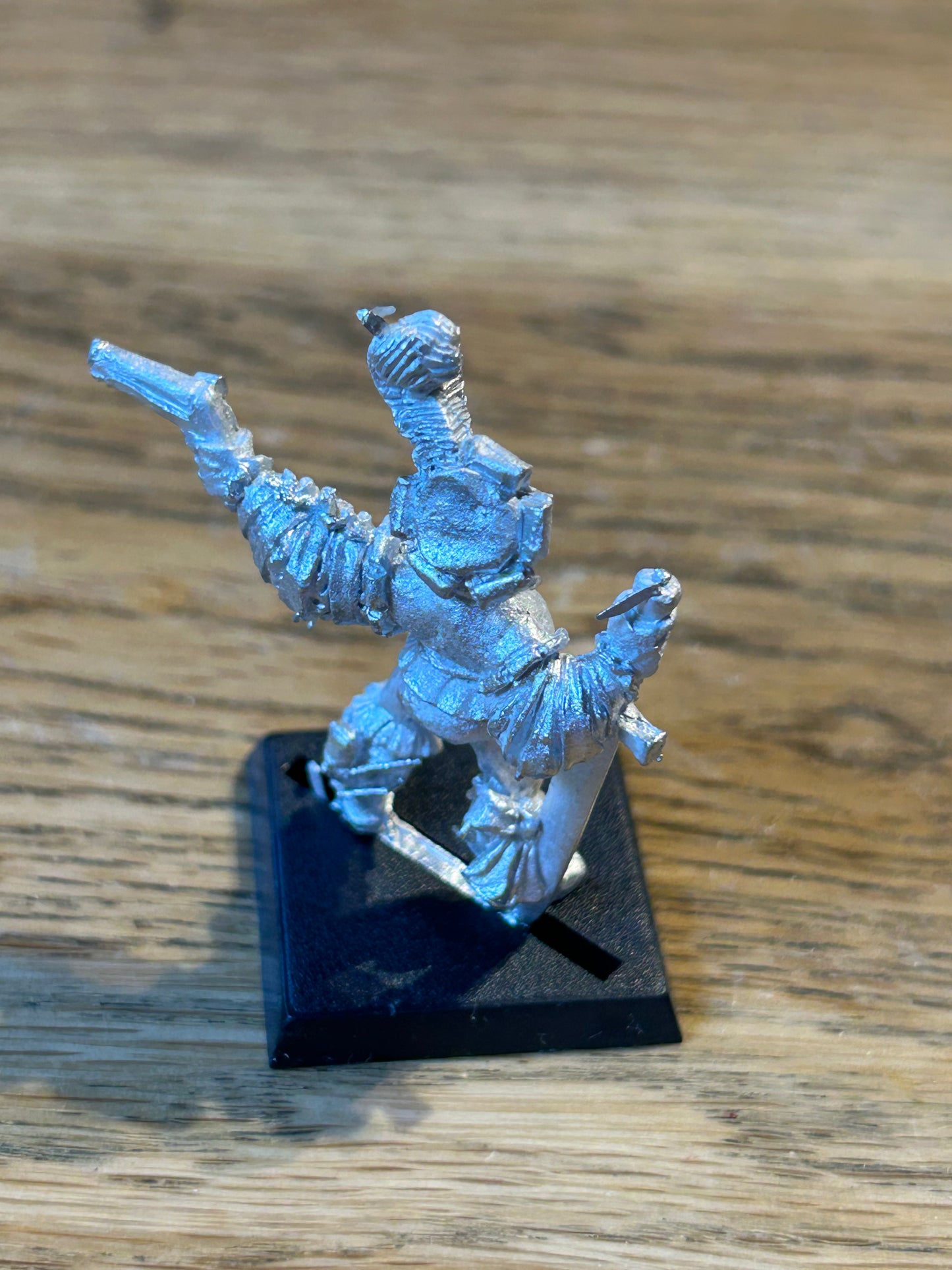 CITADEL WARHAMMER OOP EMPIRE CAPTAIN HERO  with pistol Oldhammer metal
