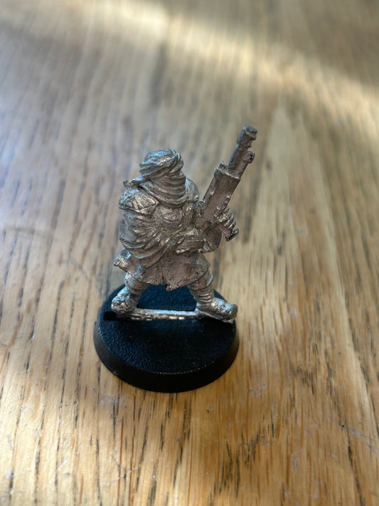 Games Workshop Warhammer 40k Tallarn Mortar Heavy Weapons Team Operator Metal GW