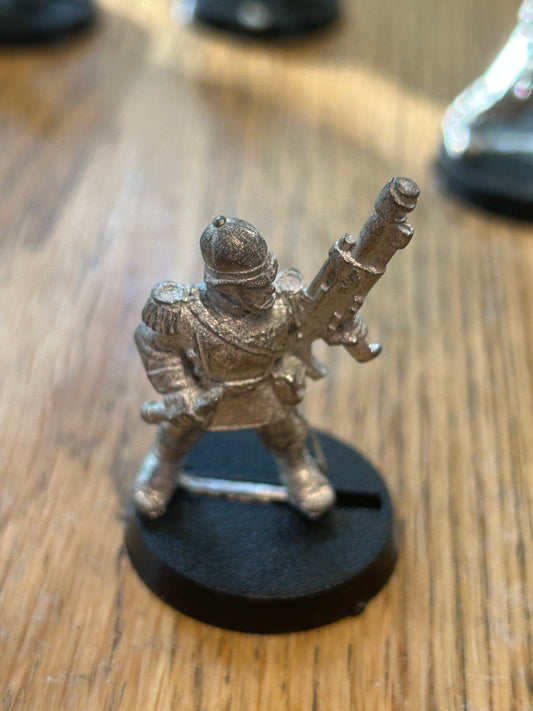 Praetorian missile loader guardsman with lasgun imperial guard warhammer 40k