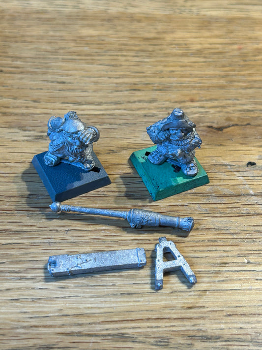 Citadel GW Marauder Dwarf Swivel Gun and crew MM14 1980s (metal has darkened a bit)