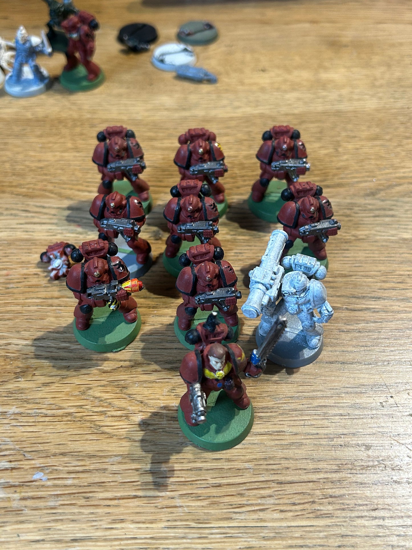 Warhammer 40k space marine plastic tactical squad (sergeant’s banner is broken and one back pack has broken off)