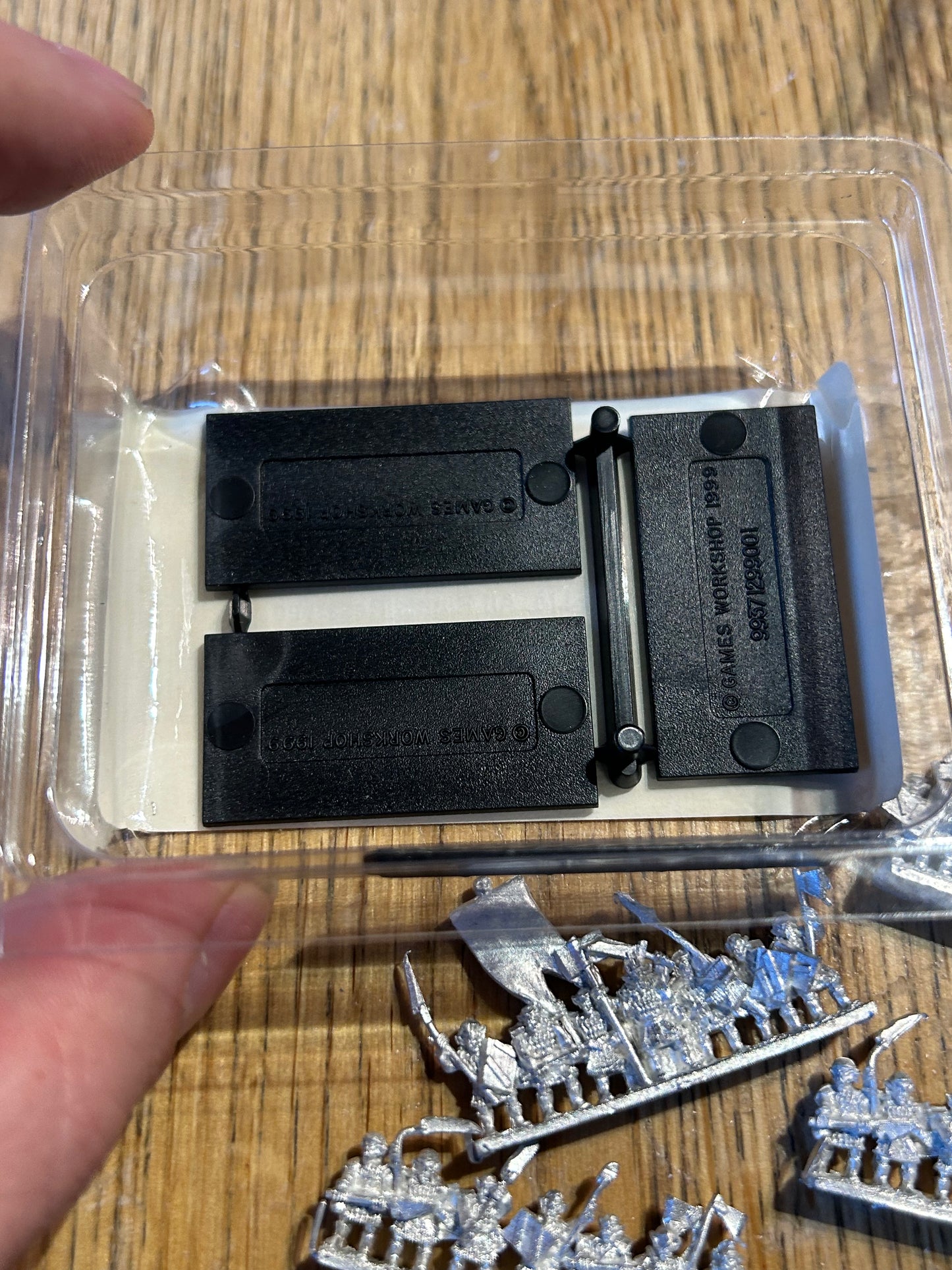 GOBLIN KING AND HIS GUARD METAL LORD OF THE RINGS BATTLE OF THE FIVE ARMIES
 blister