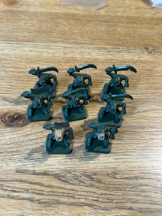 Warhammer fantasy heroquest unpainted orcs x8 (mixed weapons)