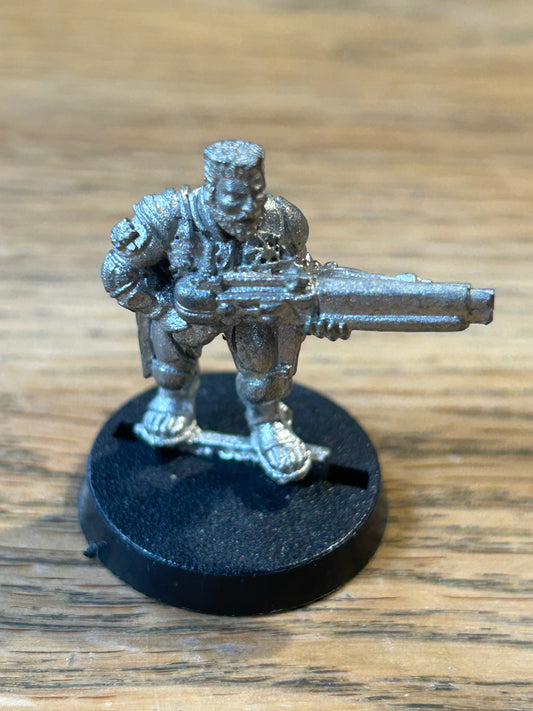 Games Workshop Necromunda Van Saar Ganger with shotgun Metal Figure WH40K OOP