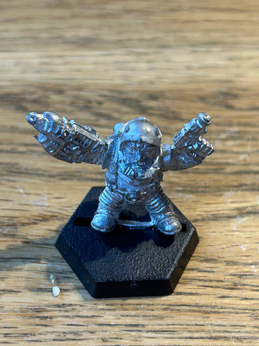 Warhammer 40k Rogue Trader Squat Iron Claw Gol Orta - Metal
