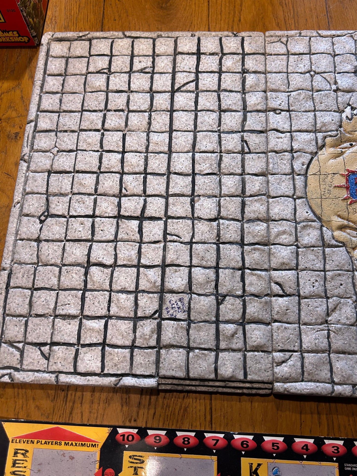 Bloodbowl second edition boxed game (missing three footballs, 1 human player, 2 orc players, one 6 sided dice and the lid)