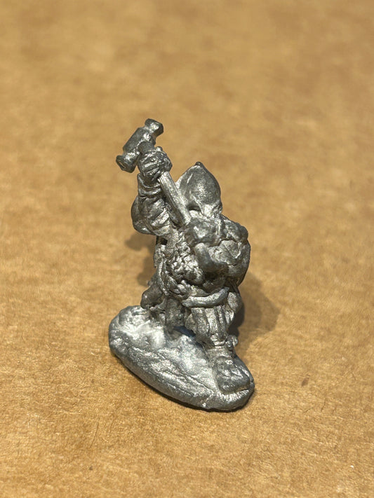 Citadel Games Workshop Warhammer C06 Dwarf Fighter "Verax Goblinfoe" (1C 01) D&D